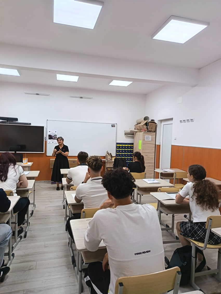 Proiectul „Acces la Dezvoltare și Educație pentru Toți – ADEPT” continuă seria activităților de informare la Liceul Tehnologic „Alexandru Ioan Cuza”