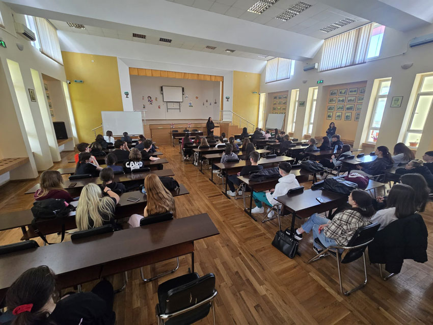 Prezentare proiect „Acces la Dezvoltare și Educație pentru Toți – ADEPT” la Colegiul „Ana Aslan” din Brăila