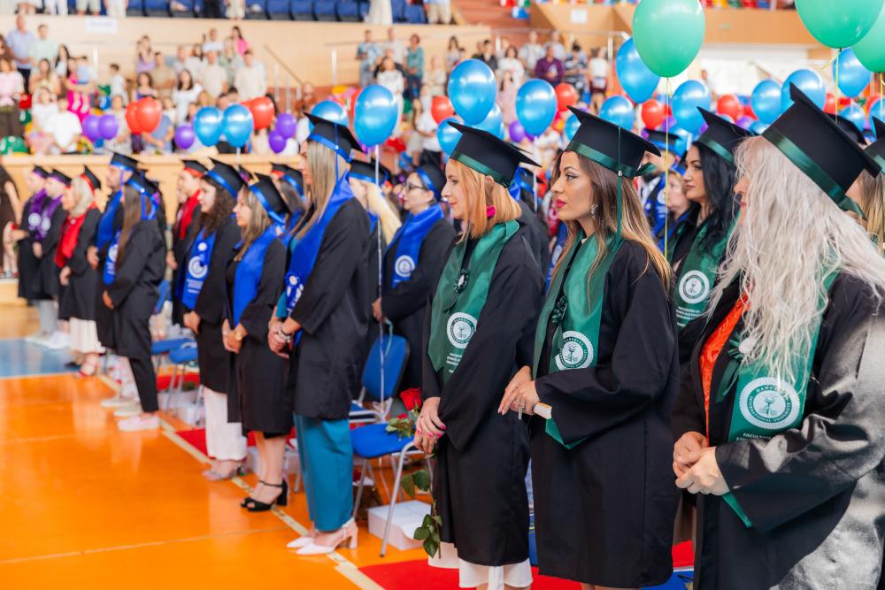 Cu emoție și încredere spre viitor: Cursul Festiv al Universității Internaționale Danubius