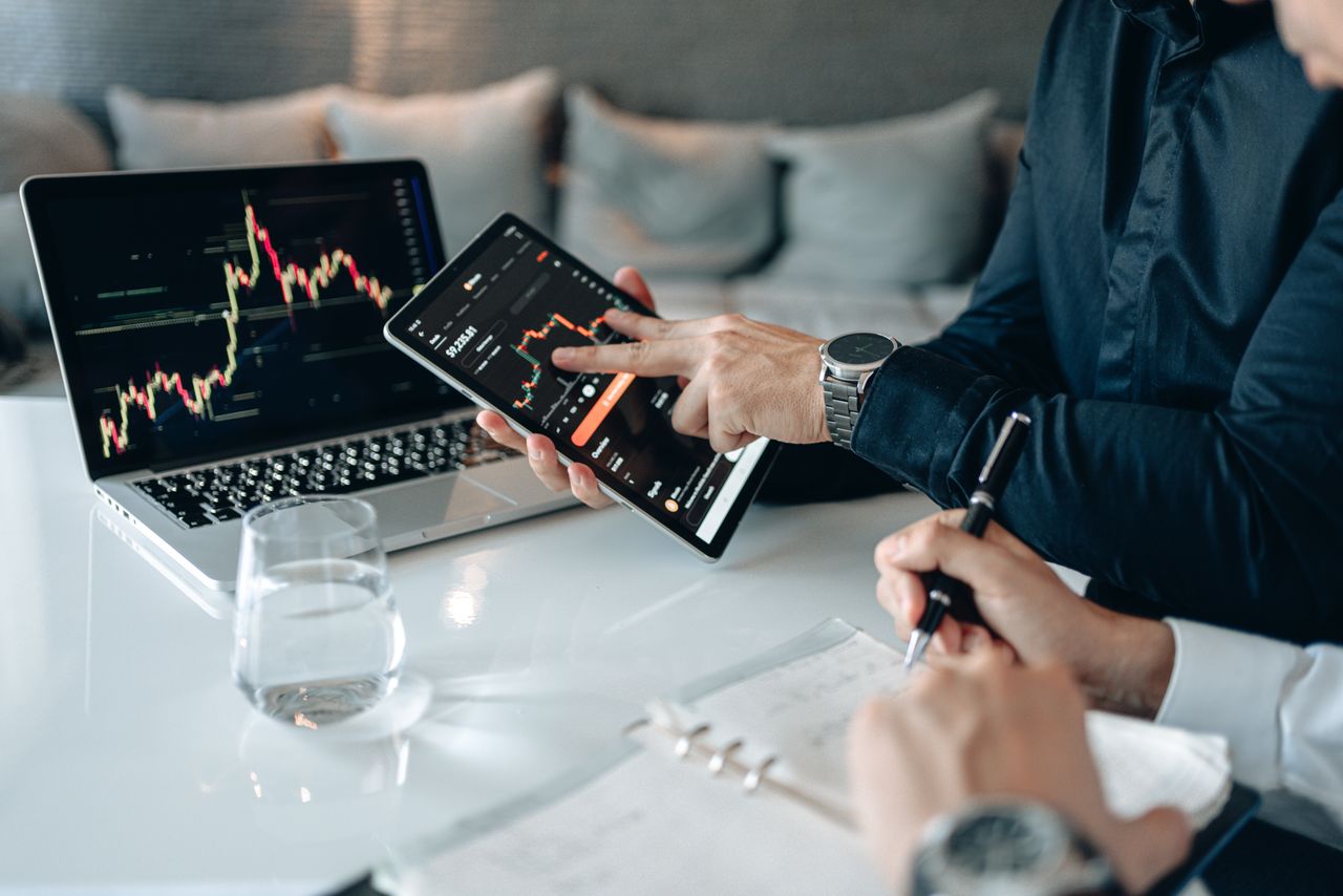 Management financiar public și privat – Competențe pentru decizii financiare și management performant