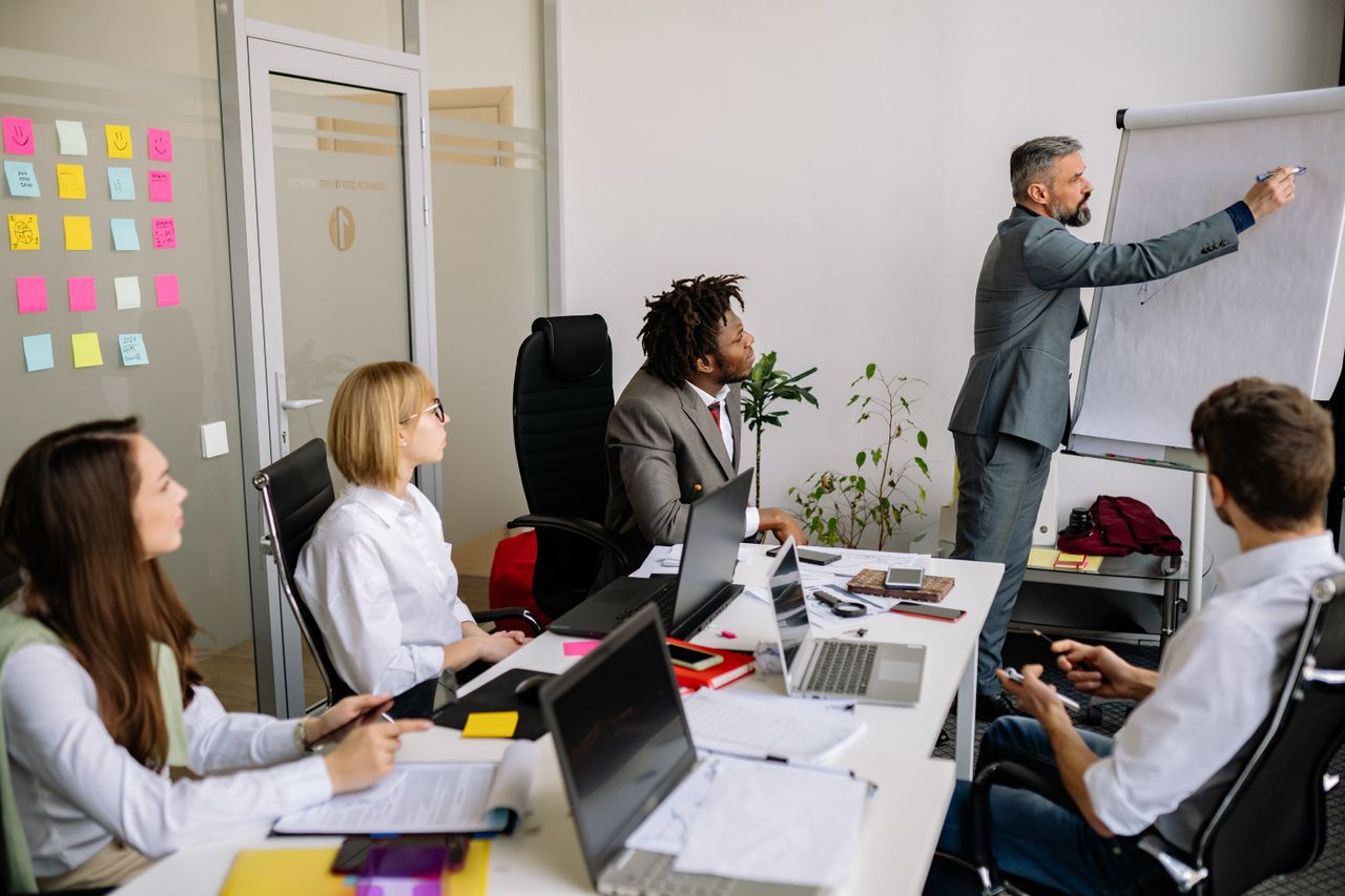 PROGRAMUL POSTUNIVERSITAR DE FORMARE CONTINUĂ: MANAGEMENT EDUCAȚIONAL