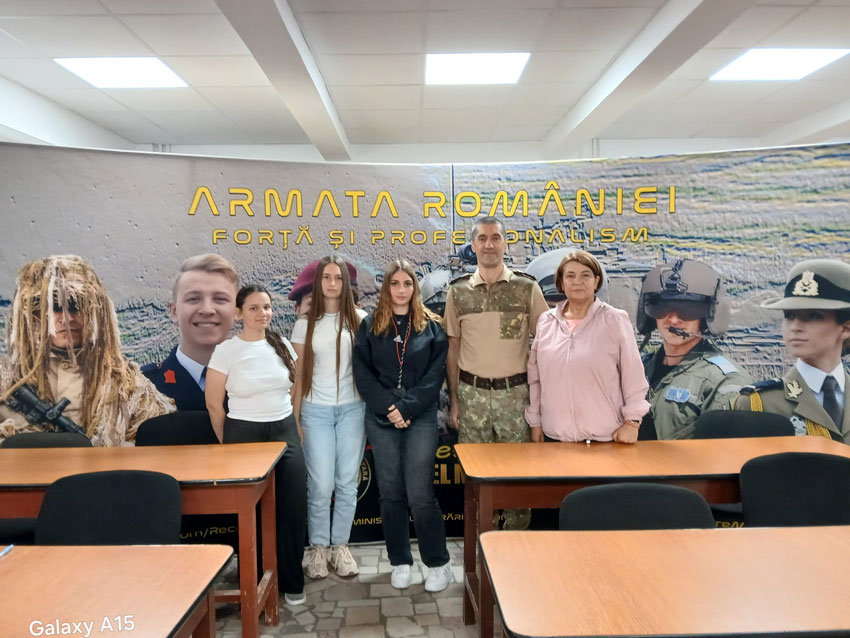 Experiență educațională: vizita elevilor din proiectul OUDI – „Oportunități Universitare pentru Diversitate și Integrare” la Centrul Militar Județean Buzău