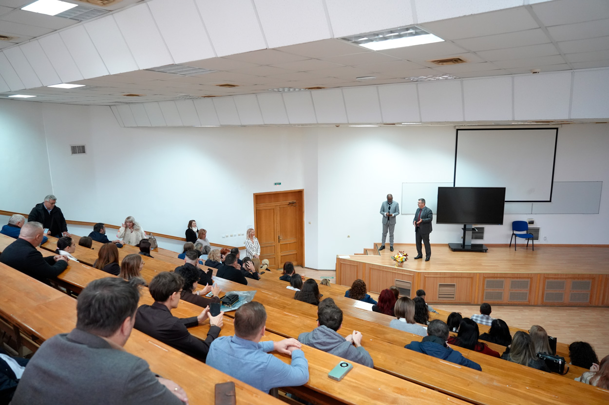 Dialog despre antreprenoriat și perspective de carieră la Universitatea Internațională Danubius
