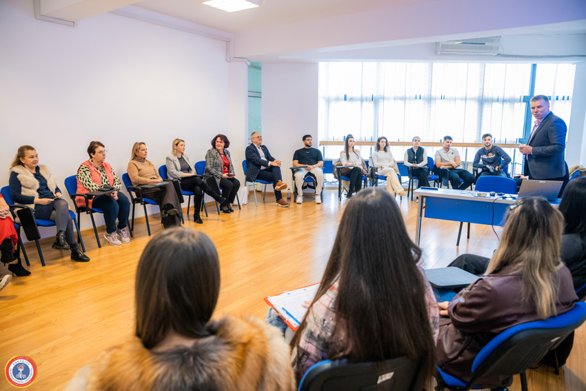 Promovarea accesibilității și incluziunii sociale prin prezentarea aplicației APEL 112 (NG) în cadrul proiectului „Oportunități Universitare pentru Diversitate și Integrare” (OUDI)