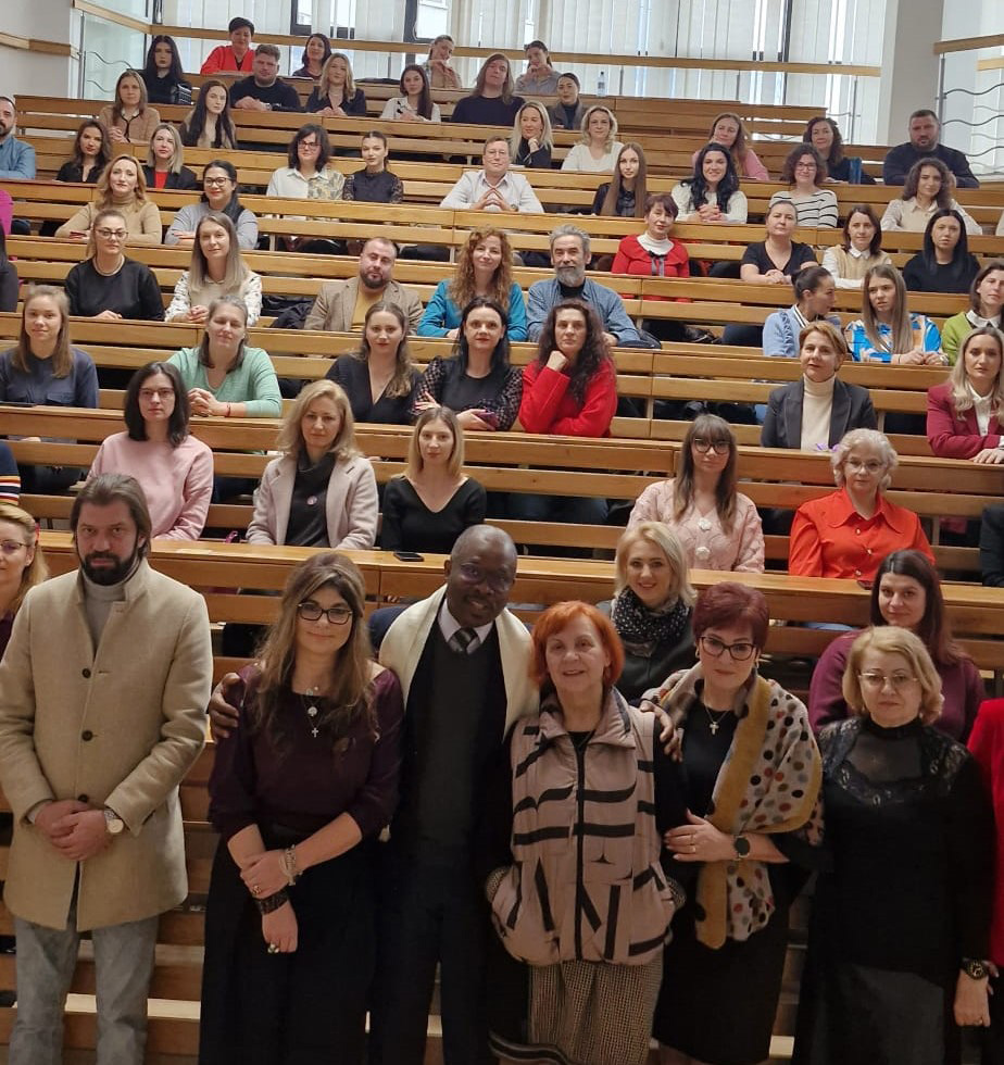 Academic and Professional Perspectives within a Meeting with Psychology and Social Work Students