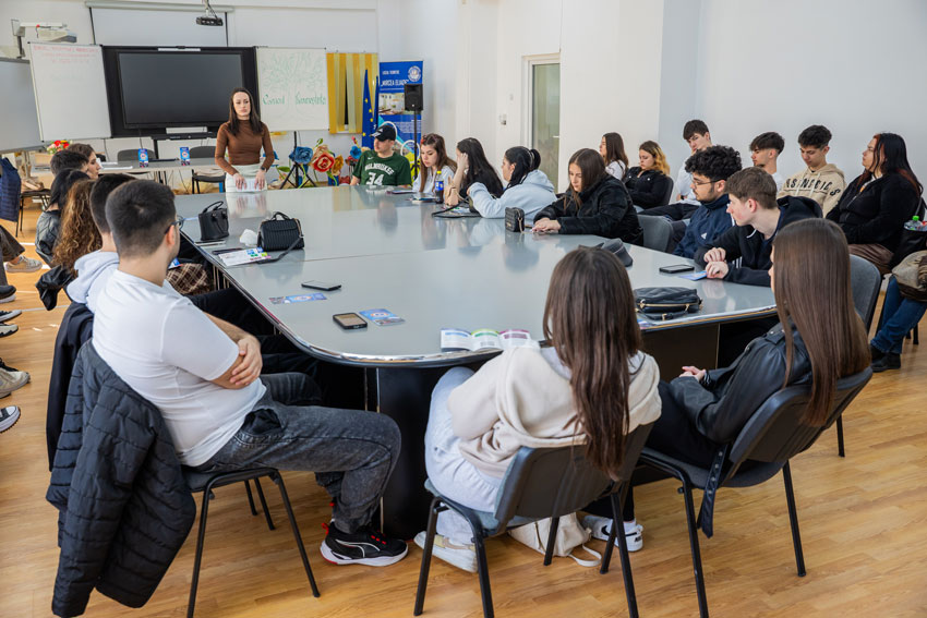 Experiențe și beneficii universitare, prezentate elevilor de la Liceul Teoretic „Mircea Eliade”