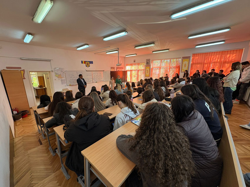 Educația ca perspectivă de viitor: promovarea programelor Universității Internaționale Danubius în liceele din Brăila