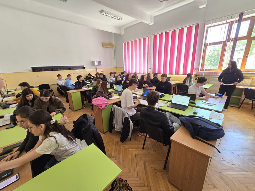 Promovarea accesului la educație prin proiectul „Acces la Dezvoltare și Educație pentru Toți – ADEPT”
